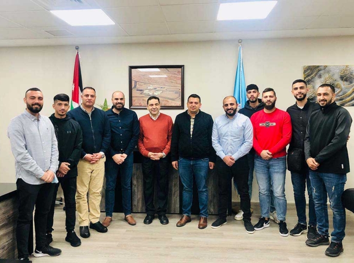 Al-Quds Empowerment and Development concludes a training program in the field of artificial intelligence.