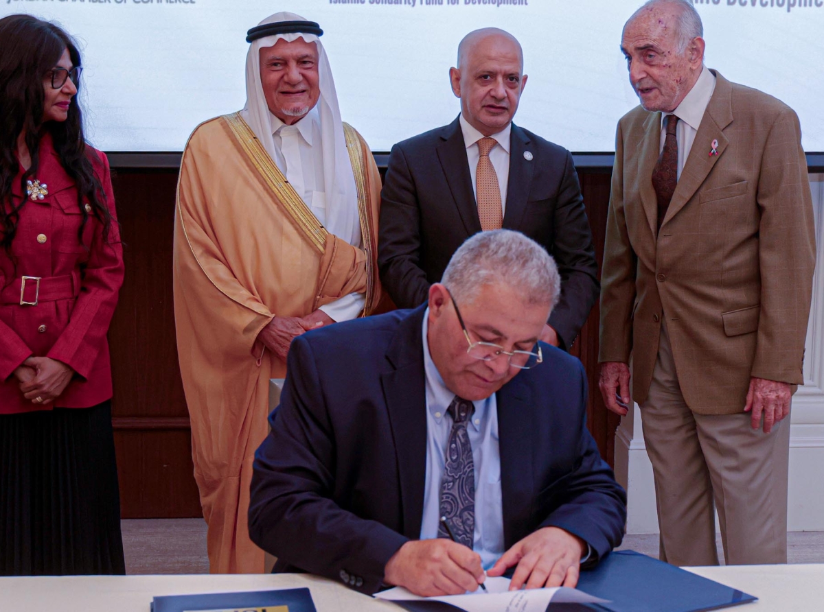 مؤسسة "قدسنا" توقع حزمة مشاريع تمويل لمؤسسات ومبادرات مقدسية وفلسطينية