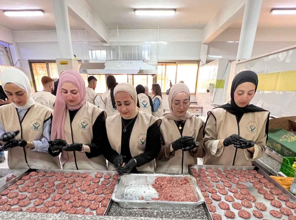 قدسنا تطلق فريقها التطوعي وتنفّذ أولى مبادراته لخدمة الأطفال الأيتام في القدس 